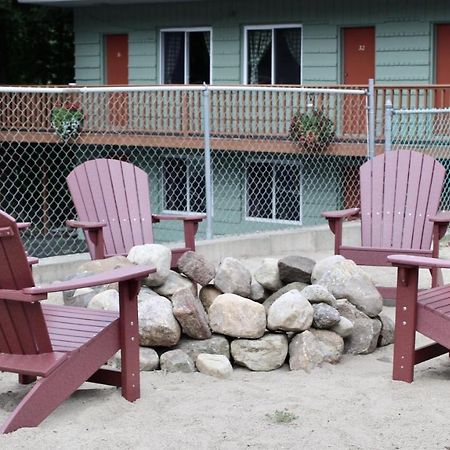 Motel Montreal Lake George Exterior foto
